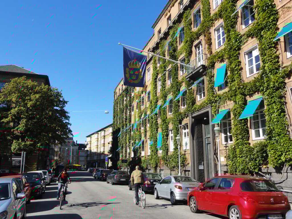 http://s5.picofile.com/file/8142517134/084.jpg