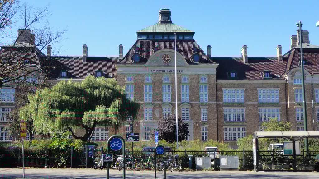 http://s5.picofile.com/file/8142517226/086.jpg