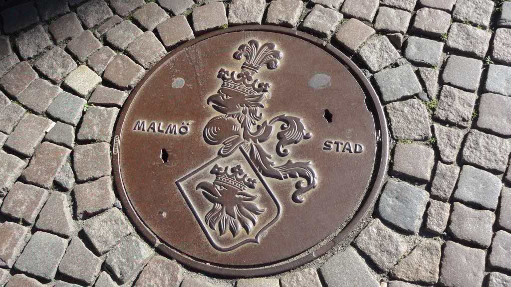 http://s5.picofile.com/file/8142517318/091.jpg