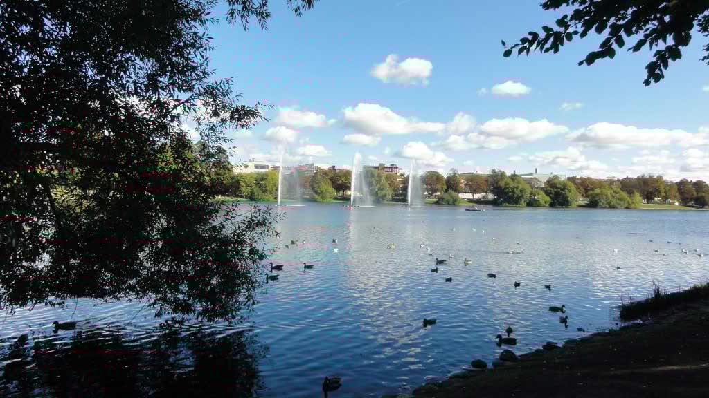 http://s5.picofile.com/file/8142517842/131.jpg