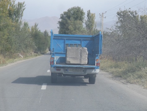 تخته سنگ تاریخی دولت آباد به روستا بازگردانده شد/ یوسف گمگشته بازآید به کنعان غم مخور