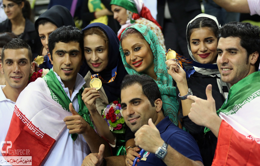 عکس های ملی پوشان والیبال ایران پس از قهرمانی در آسیا