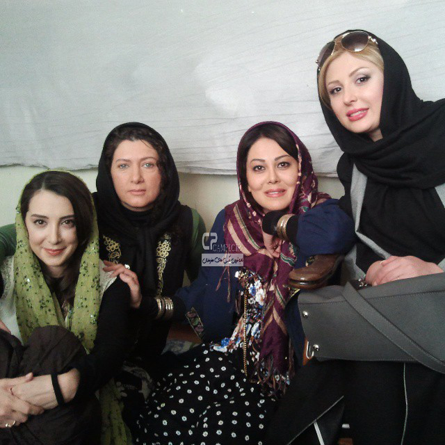 نیوشا ضیغمی و سحر جعفری جوزانی در پشت صحنه فیلم ایران برگر