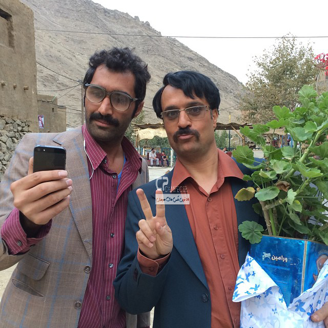 احمد مهران فر و هادی کاظمی در پشت صحنه فیلم ایران برگر
