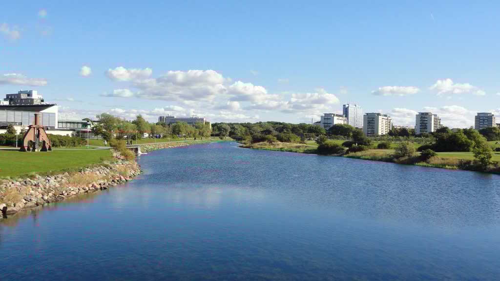 http://s5.picofile.com/file/8144914926/180.jpg