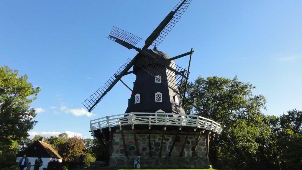 http://s5.picofile.com/file/8144915550/208.jpg