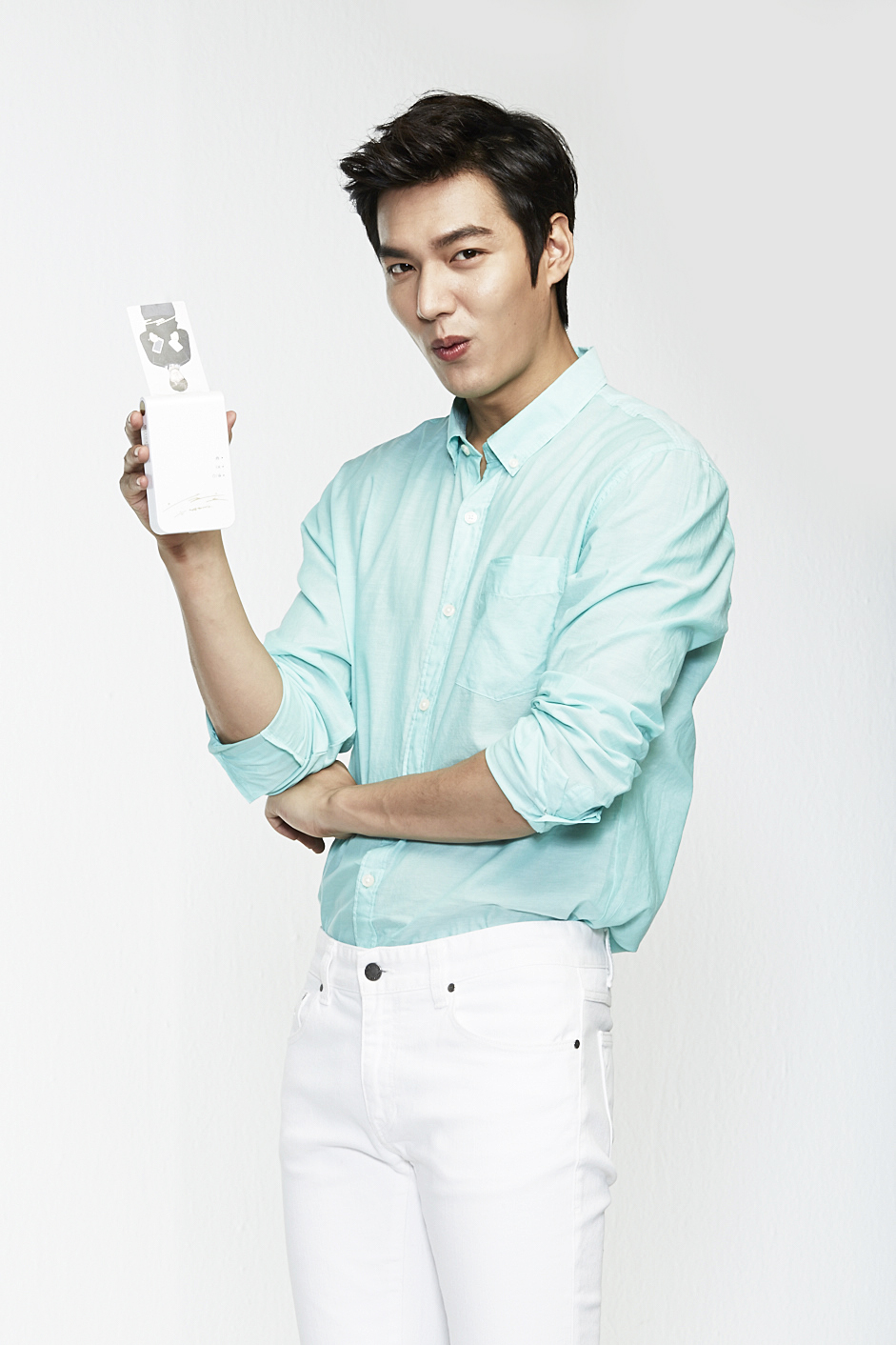 http://s5.picofile.com/file/8145262568/LG25.jpg