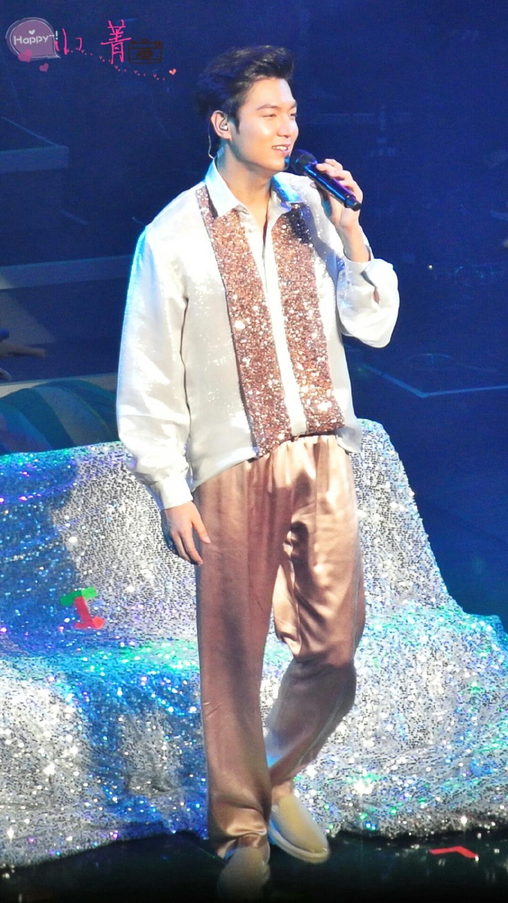 http://s5.picofile.com/file/8145957818/concertj60955.jpg