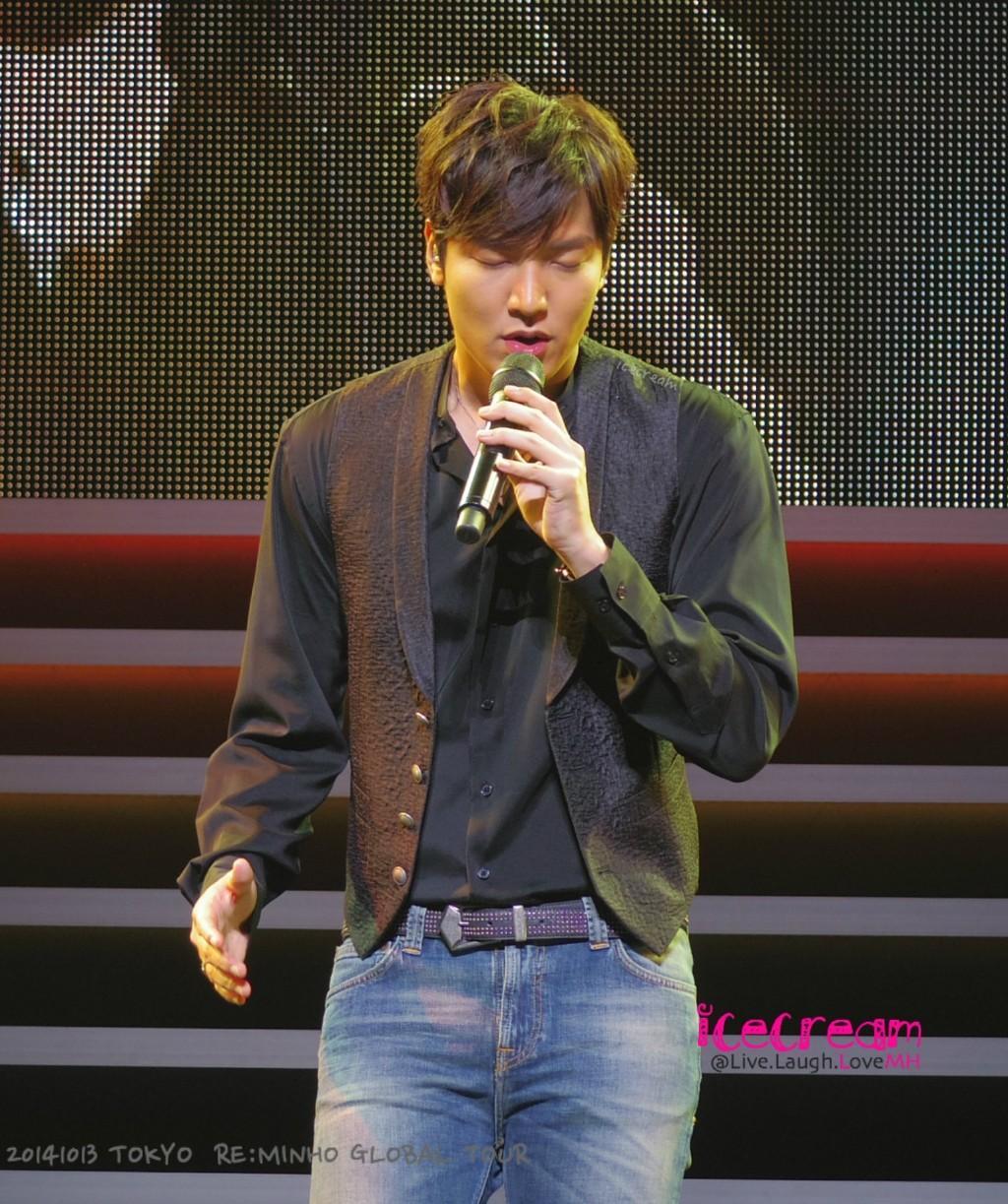 http://s5.picofile.com/file/8145957918/concertj62807.jpg