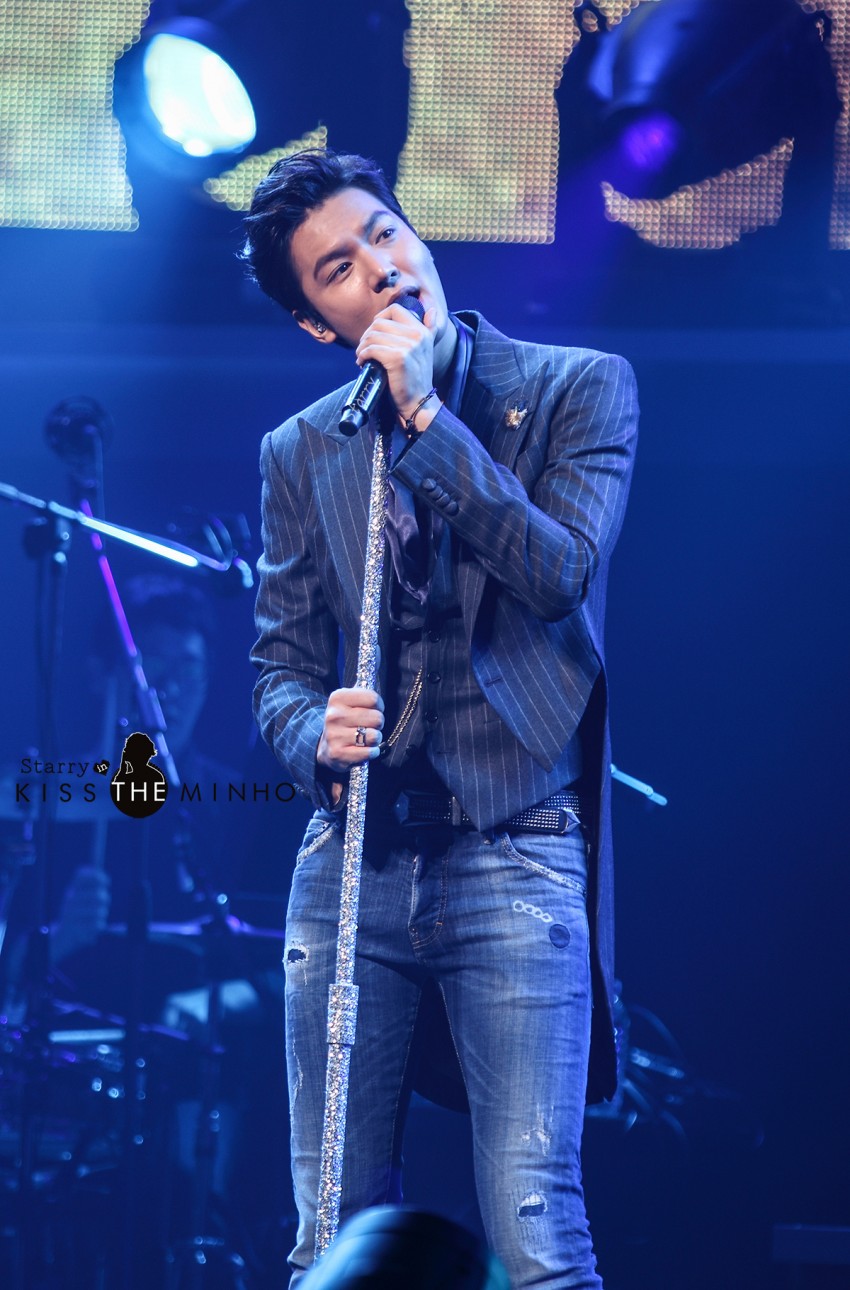 http://s5.picofile.com/file/8145957942/web_30913610_c6498eff.jpg