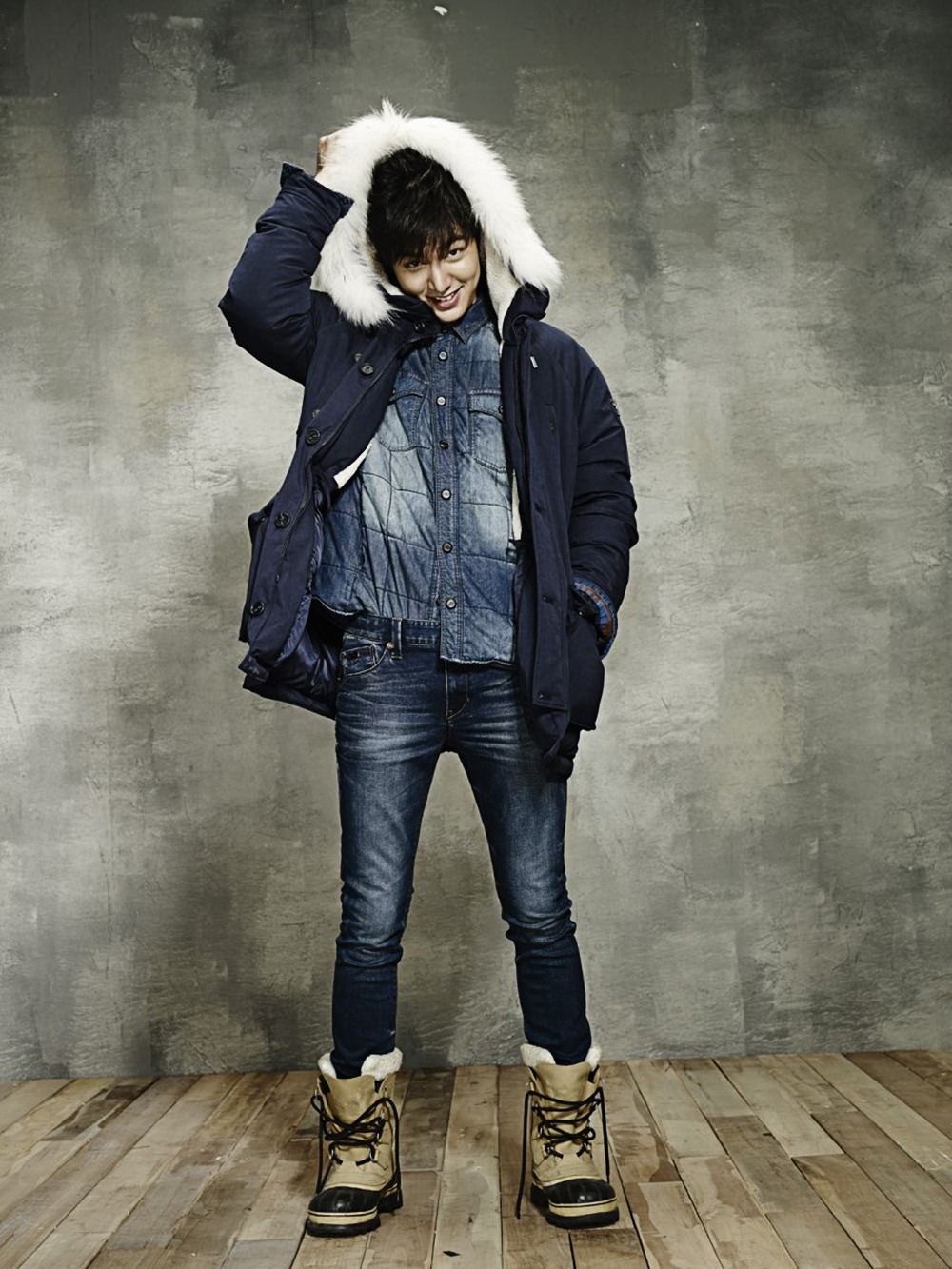 http://s5.picofile.com/file/8146123192/guess16_1_.jpg