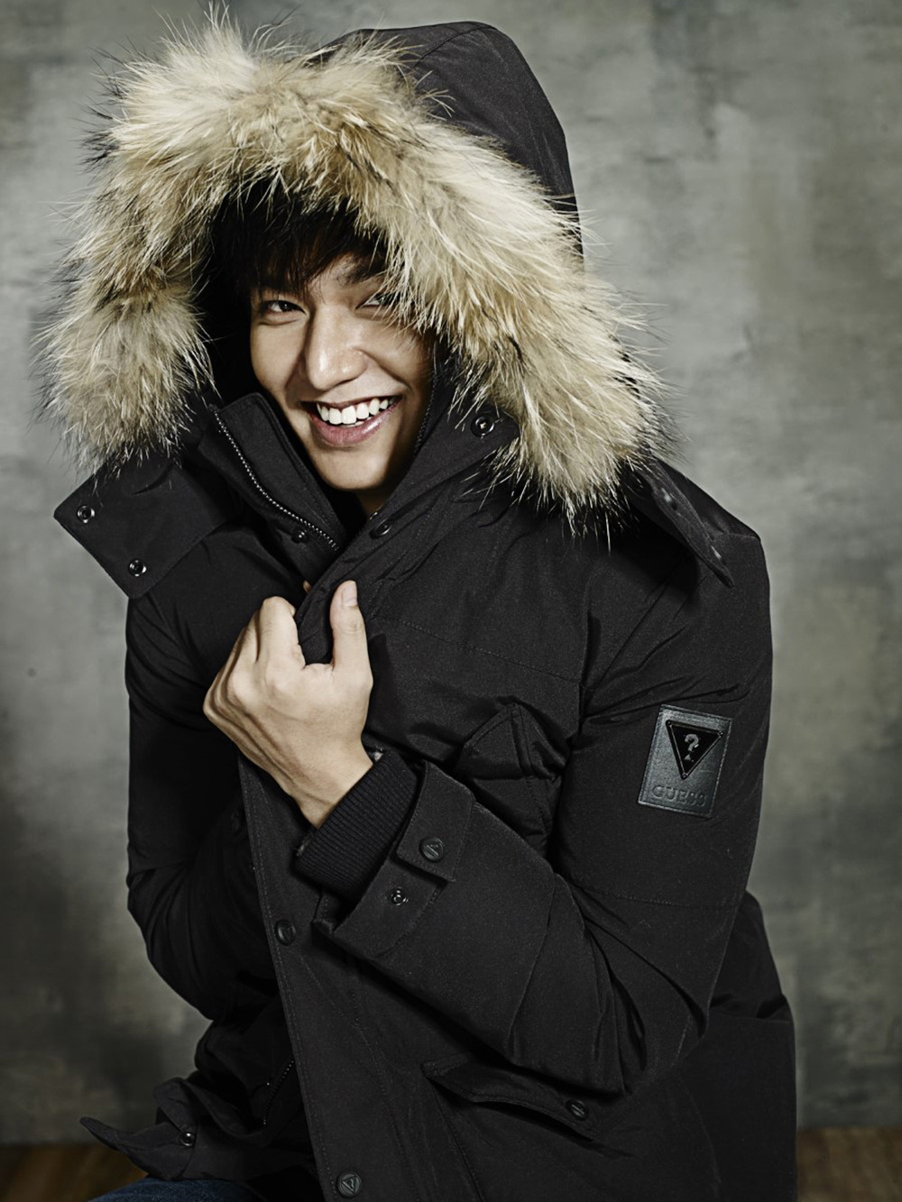 http://s5.picofile.com/file/8146123276/guess6.jpg