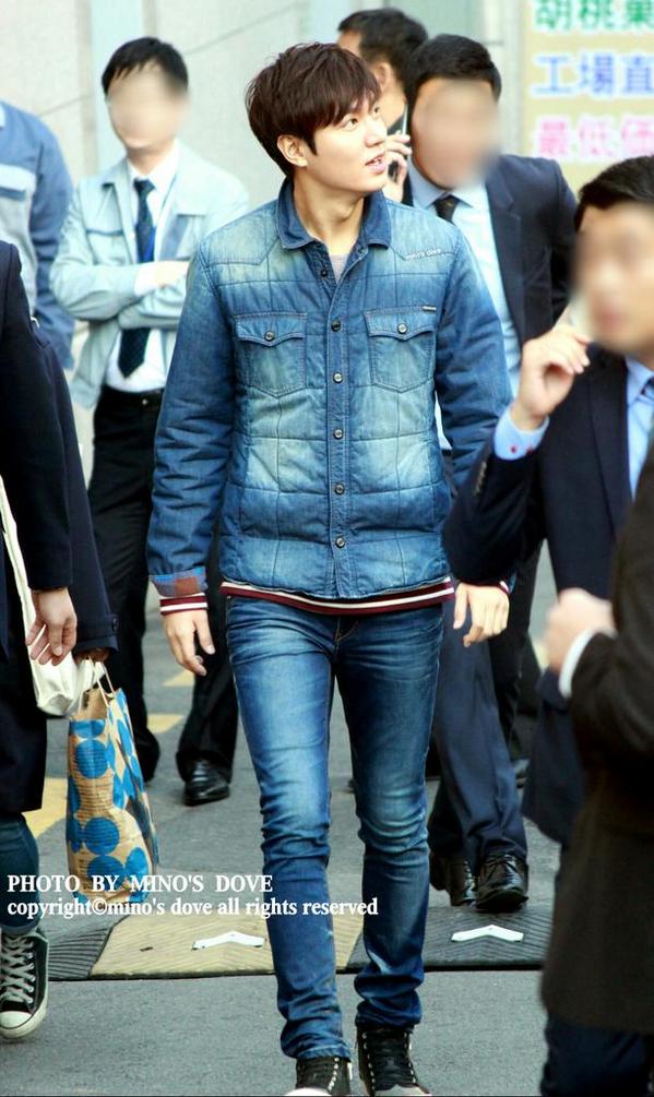 http://s5.picofile.com/file/8146645200/dhxndblf02qi4sndeind.jpg