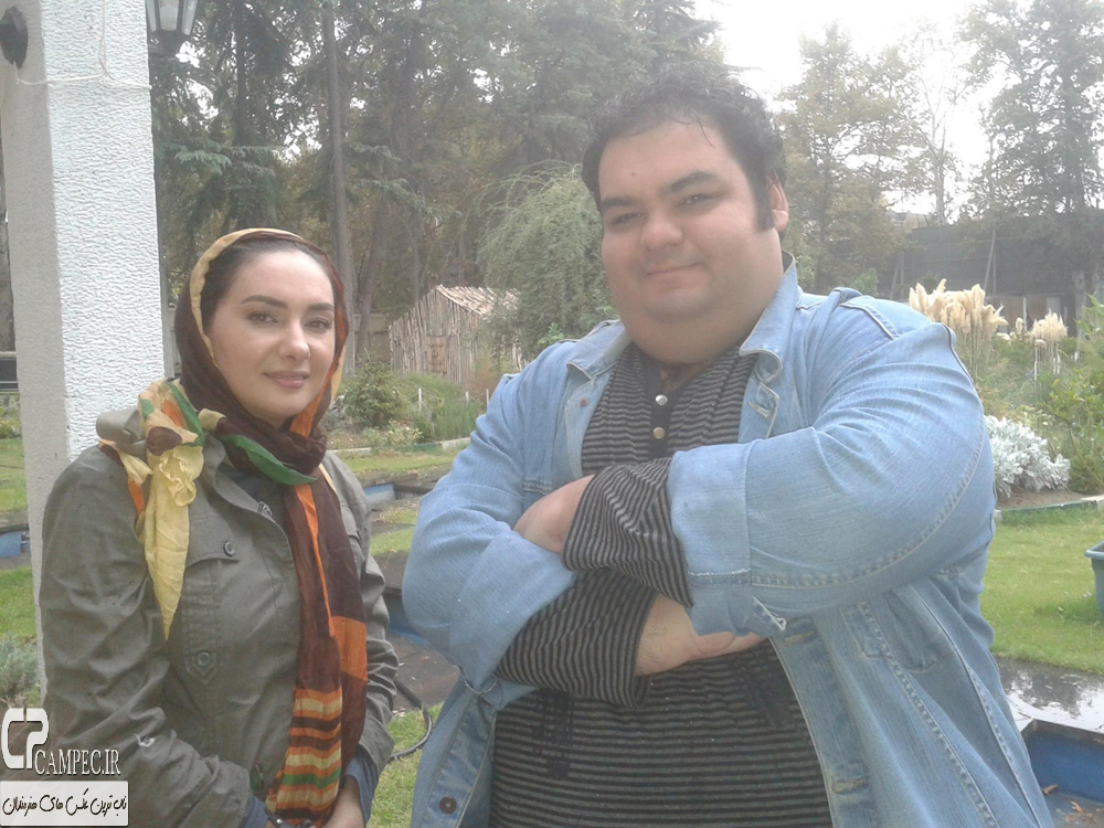 علی برقی و هانیه توسلی در پشت صحنه سریال ابله