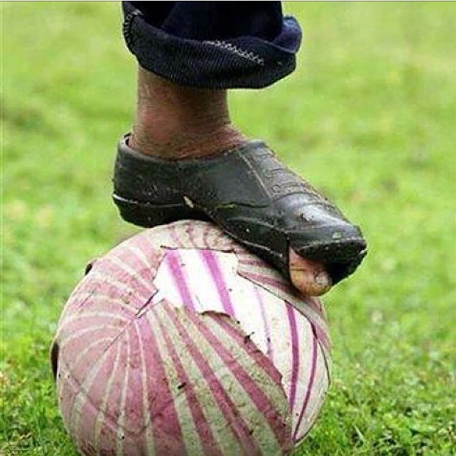 http://s5.picofile.com/file/8147046068/FootBallTataloo.jpg