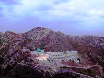 ریوند؛ بقعه امامزاده حسین اصغر بر ارتفاعات نزدیک روستای برزنون شهرستان نیشابور