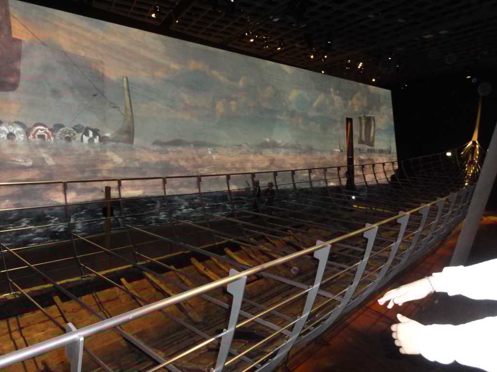 http://s5.picofile.com/file/8147246892/382.jpg