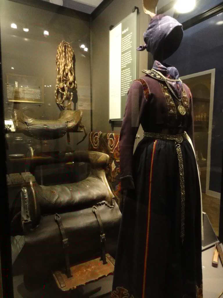 http://s5.picofile.com/file/8147247434/419.jpg