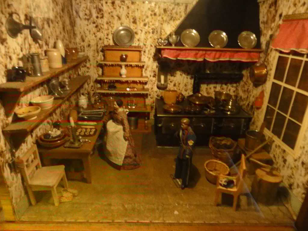 http://s5.picofile.com/file/8147247600/443.jpg