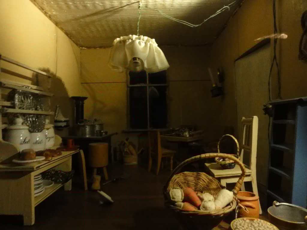 http://s5.picofile.com/file/8147247618/456.jpg