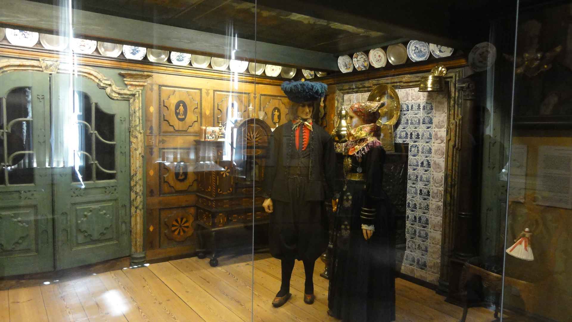 http://s5.picofile.com/file/8148833284/351.JPG