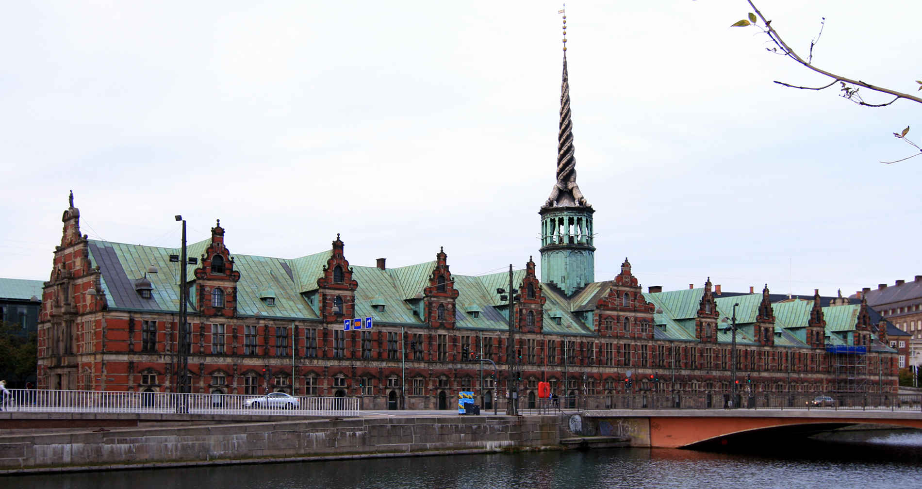 http://s5.picofile.com/file/8148841868/B%C3%B8rsen_K%C3%B8benhavn.jpg