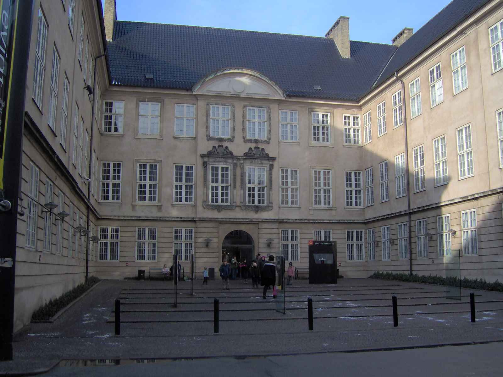 http://s5.picofile.com/file/8148841884/National_Museum_of_Denmark.jpg