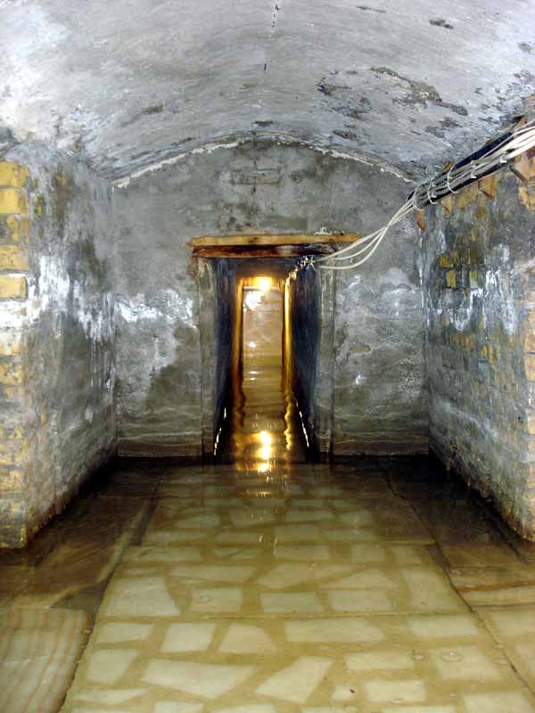 http://s5.picofile.com/file/8148994500/%DA%86%D8%B4%D9%85%D9%87_%D8%B9%D8%A7%D8%B4%D9%82%DB%8C_%DA%AF%D8%B1%D8%AF_%D8%AD%D8%B1%D9%85_%D8%AD%D8%B6%D8%B1%D8%AA_%D8%B9%D8%A8%D8%A7%D8%B3.jpg