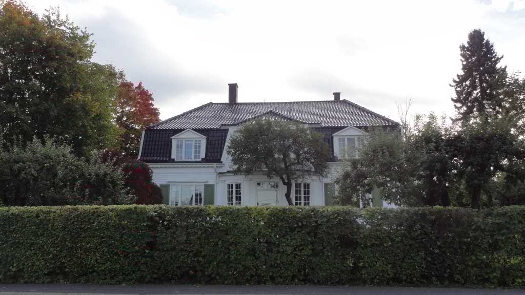 http://s5.picofile.com/file/8149521950/561.jpg