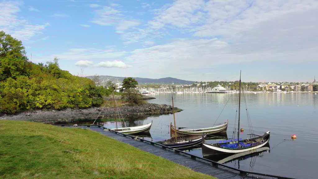 http://s5.picofile.com/file/8149522076/571.jpg