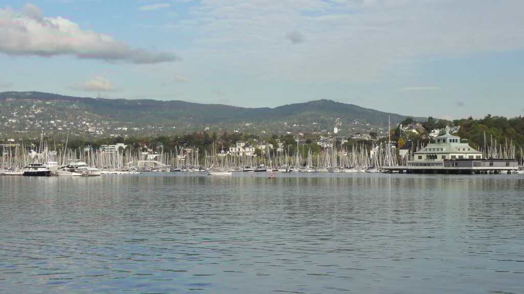 http://s5.picofile.com/file/8149522150/590.jpg