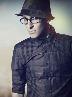 http://s5.picofile.com/file/8151511868/22.jpg