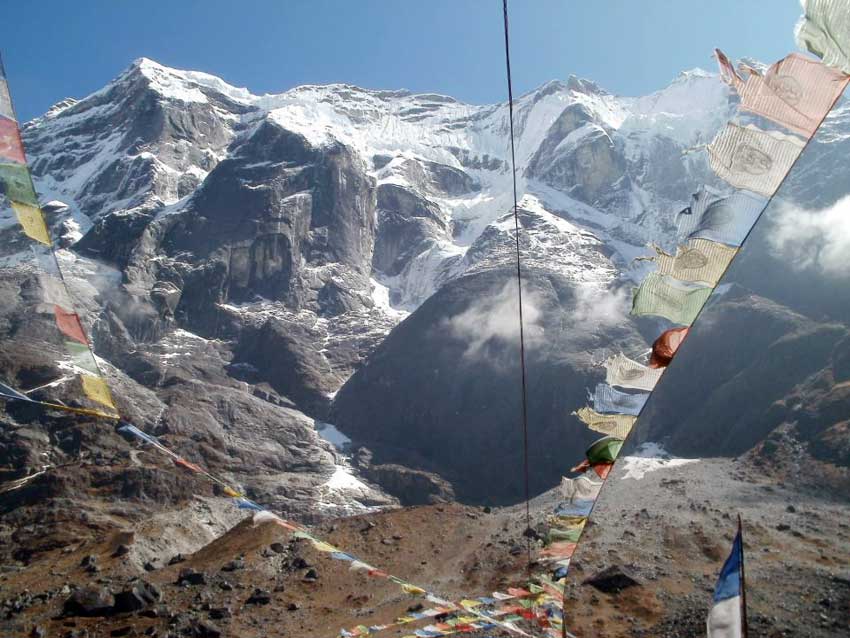 شعری از جناب آقای محمد باباخانی قاضی جهانی در راه صعود به قله مراپیک در نپال