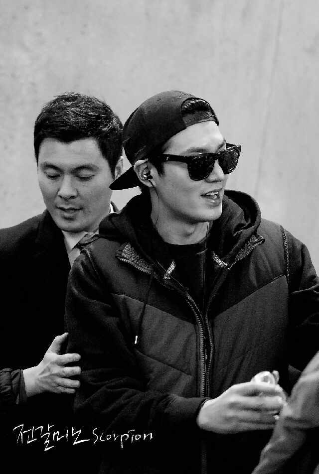 http://s5.picofile.com/file/8152048800/u8c1ubf77gq2kkgmvguk.jpg