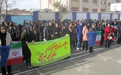 مسابقه طناب کشی دبیرستان های دخترانه روانسر برگزار شد 