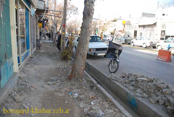 اجرای عملیات کفپوش گذاری در خیابان سعدی	