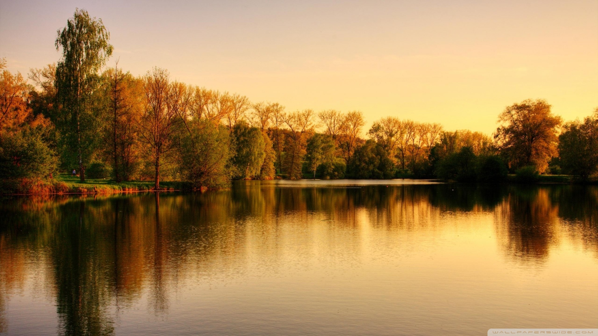 http://s5.picofile.com/file/8157366434/sunset_over_the_lake_wallpaper_1920x1080.jpg
