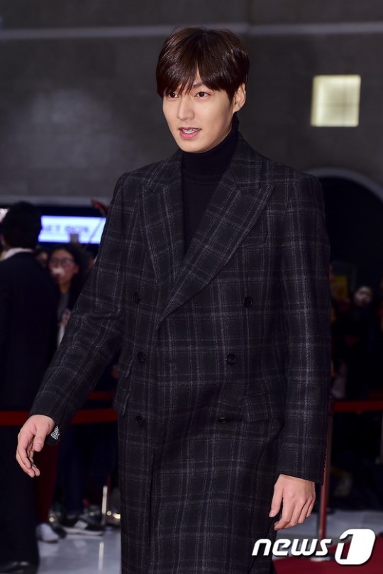http://s5.picofile.com/file/8157706200/1149750_article_99_20141216211006.jpg