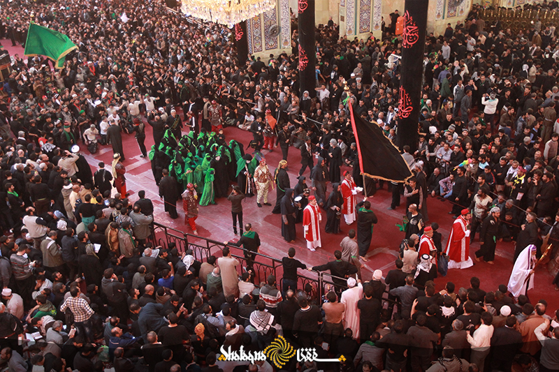 تصاویری از حضور و عزاداری کشیشان مسیحی درحرم امام حسین(ع) :: وبسایت اصلاح