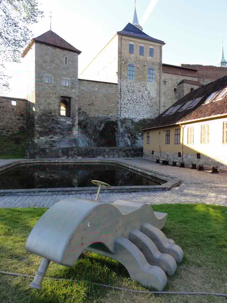 http://s5.picofile.com/file/8161420900/628.jpg