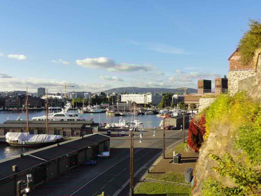 http://s5.picofile.com/file/8161421376/662.jpg