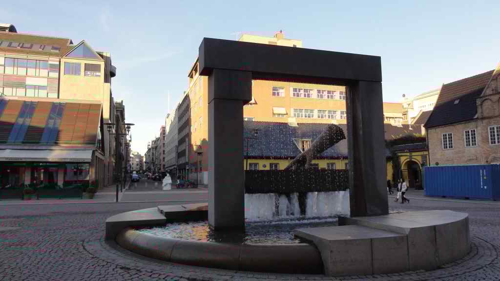 http://s5.picofile.com/file/8161422084/697.jpg