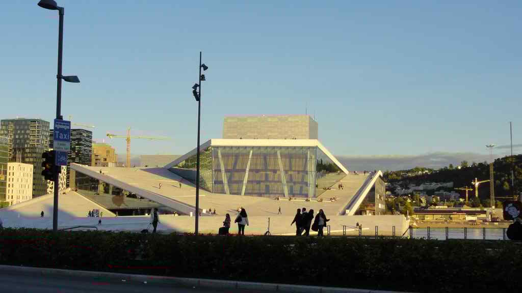 http://s5.picofile.com/file/8161422150/699.jpg