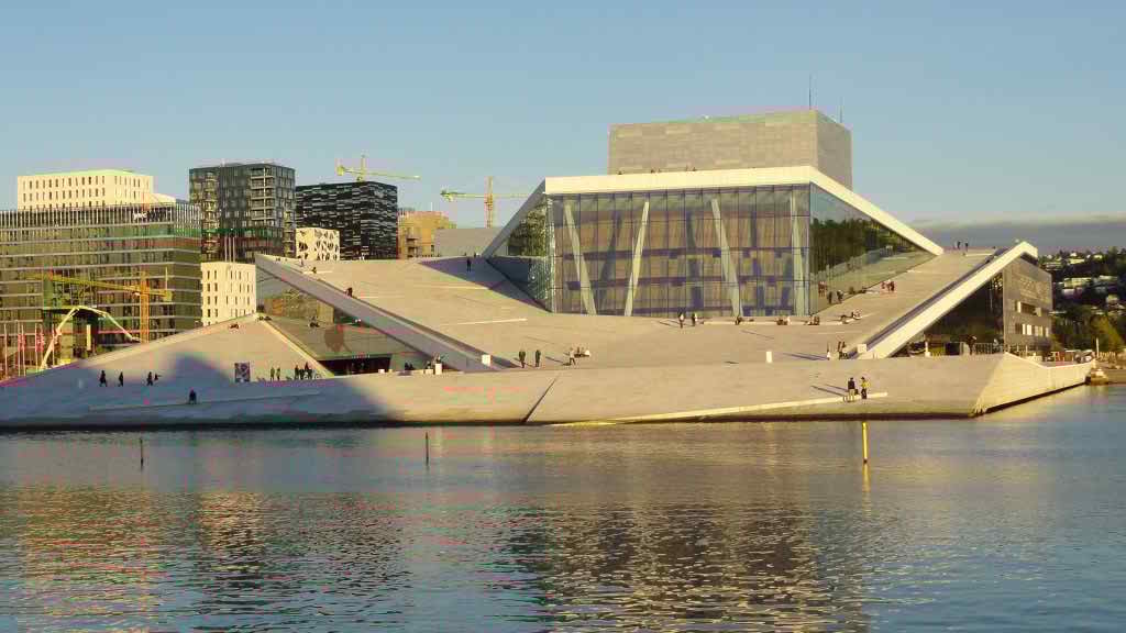 http://s5.picofile.com/file/8161422226/700.jpg