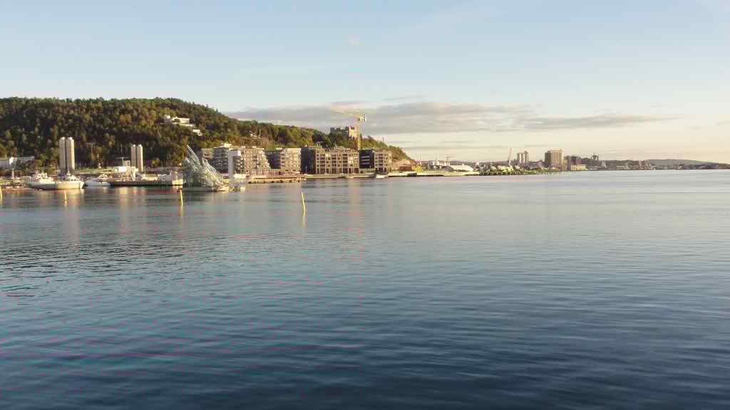 http://s5.picofile.com/file/8161422250/704.jpg