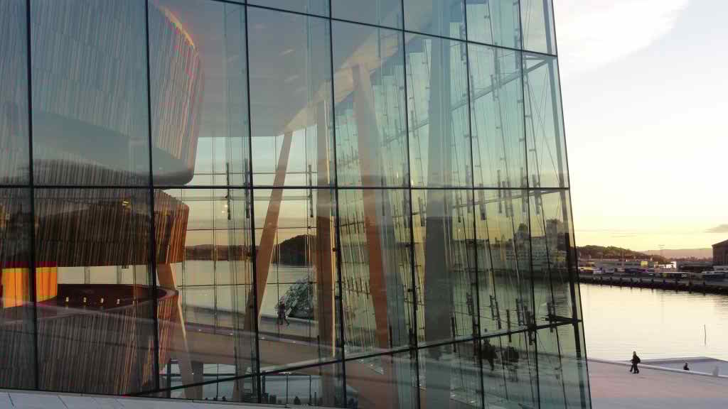 http://s5.picofile.com/file/8161422726/725.jpg