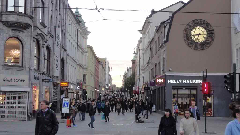 http://s5.picofile.com/file/8161423050/727.jpg