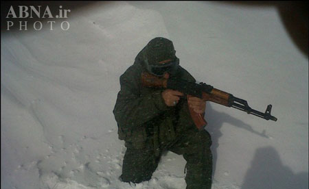 مدافعان حرم در برف
