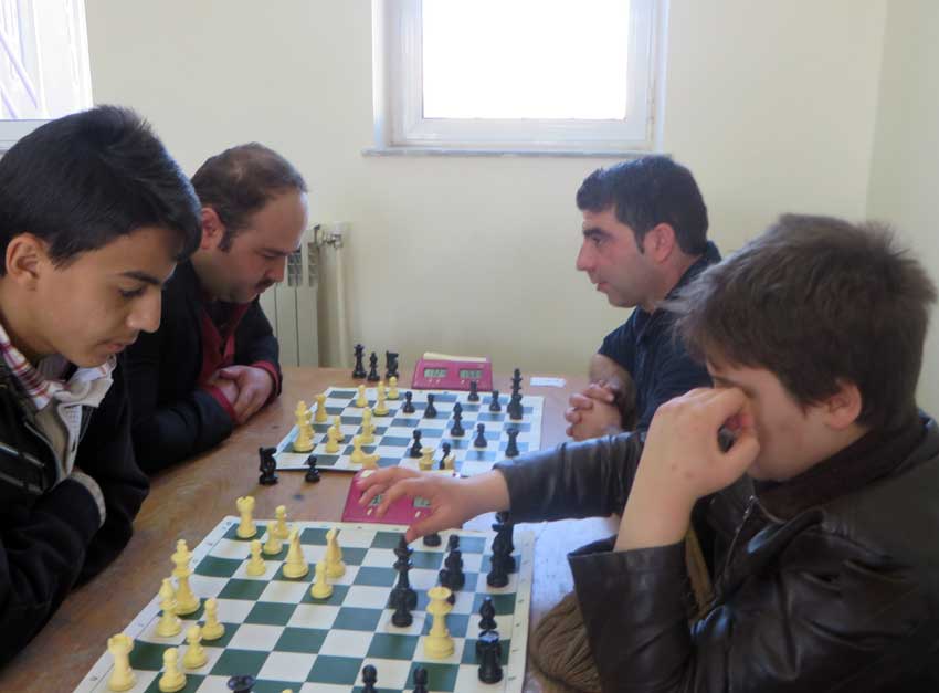 مسابقات منطقه ای شطرنج  در محل کتابخانه امام علی(ع) قاضی جهان برگزار شد