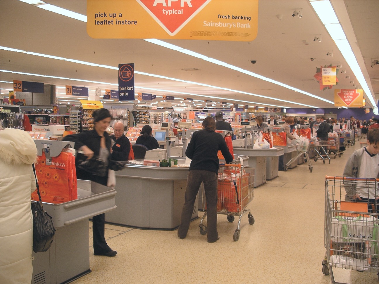http://s5.picofile.com/file/8172121476/Supermarket_check_out.JPG